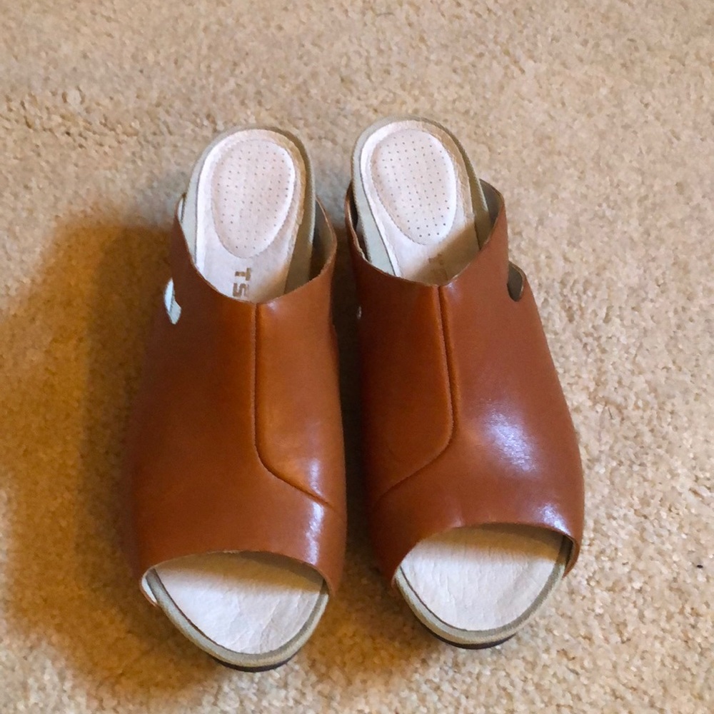 Tsubo wedge sandals